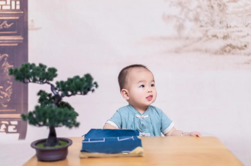 黑河宝宝几个月可以吃粥